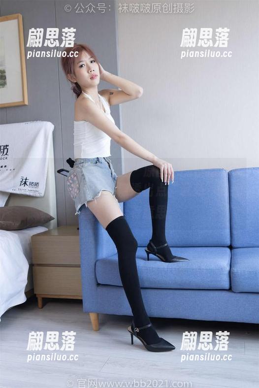 BoBoSocks袜啵啵-小沫 BoBoSocks袜啵啵 - 原图中的小沫和绿色丝袜,精选中隐隐透出点“讽刺”的气息,真挺有意思。