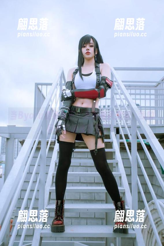 当Byoru变身女王，美图画风突变，我的目光直接被锁定了！