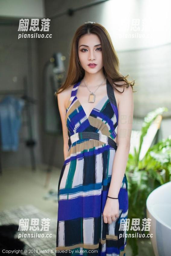 IMiss爱蜜社-Angela小热巴 IMiss爱蜜社 - Angela小热巴的图包更新:谁能拒绝歪着头的礼服呀?