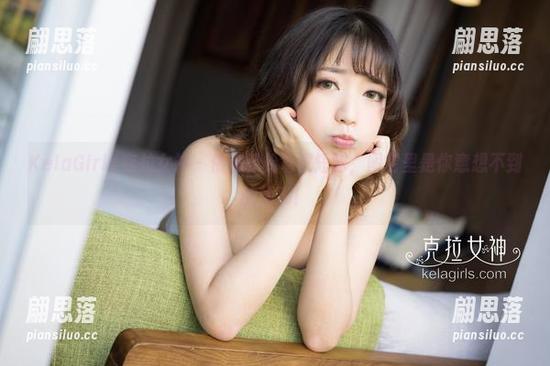 KelaGirls克拉女神-依娜 KelaGirls克拉女神 - 依娜轻松驾驭短裙,图包里是你意想不到的精彩!