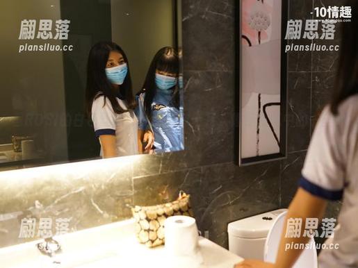 ROSI的白色丝袜，私房风味十足，像是空气中的一丝清新。