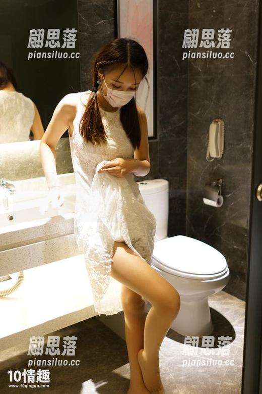 行走的诱惑，ROSI空姐制服套，精选图集让人无法移开目光。