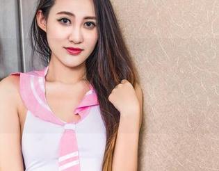 TouTiao头条女神 – 一不小心就被莫晓希的定制图集迷住了，清纯学妹的气息扑面而来！