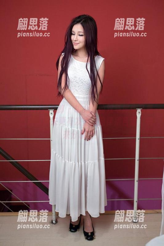 TuiGirl推女郎 - 胡允儿的双马尾作品集，比起诗歌来更有发型的韵律别吝啬，快来分享吧！