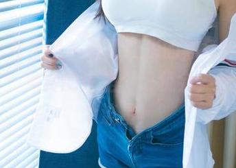 UGirls尤果网 – 看谭晓彤的黑色作品，太充实了，免费的也是个好机会，像捞到了个流星！