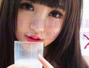 UGirls尤果网 – 原图里的“黛斯羽”在线，校园的氛围真让人想唤醒青春啊，哈哈。
