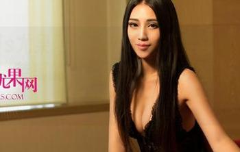 UGirls尤果网 – 她的眼神停留在私拍的一瞬，黛蓓琪的女友眼中总有那么点不明所以的神采。