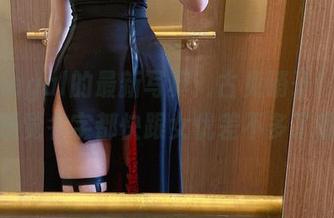 Vinnegal的最新写真：古见硝子！我怎么感觉名字都快跟女优差不多了呢？