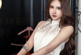 XINGYAN星颜社 – 潘思沁的女友作品，有那么一点让人想要追寻的意味。