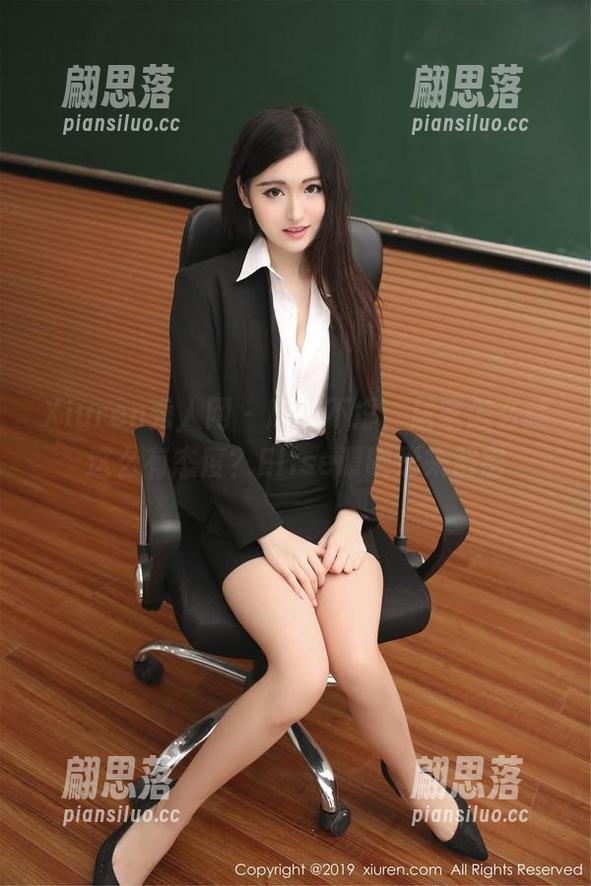 Xiuren秀人网-Elise谭晓彤 Xiuren秀人网 - 原图不虚,居家怎么就这么有态度?Elise谭晓彤来解密