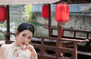 Xiuren秀人网 – 穿越到糖果屋：于诺诺ise甜心图包让你怀疑人生