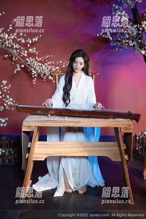 Xiuren秀人网-优琪琪子yuki Xiuren秀人网 - 优琪琪子yuki发的这组写真:原图满屏的美脚,整个灵魂都在修炼中!