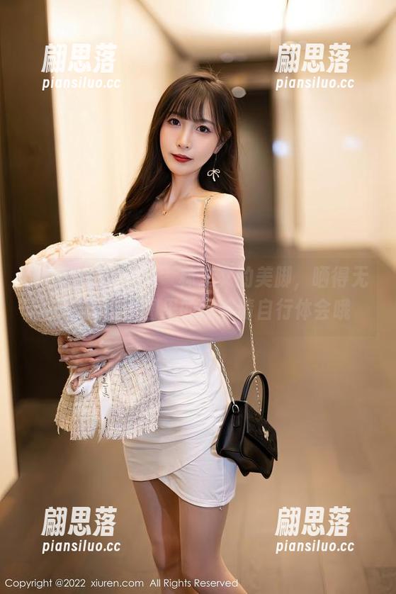 Xiuren秀人网 - 林文文的美脚，晒得无圣光无比，图里的细节请自行体会哦
