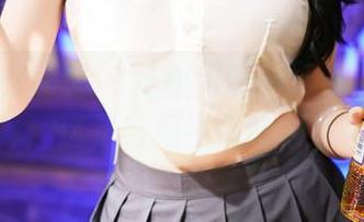 YouMi尤蜜荟 – 奶瓶土肥圆矮挫丑黑穷的奶牛写真：这是给奶牛起的奇葩名字吗？