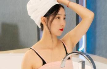 丽柜 – 牛仔裤，纪实风青春：司琪精选，活脱脱的日常版少女