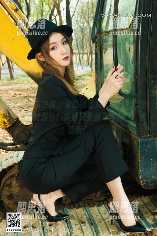 丽柜 - 坦白说，看的我差点以为我自己也是个超级模特！婷婷又更新了写真集，套装版！