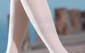 丽柜 – 潘潘的白色私房作品，原图中的细节值得玩味，有时候想说这太裸露了。