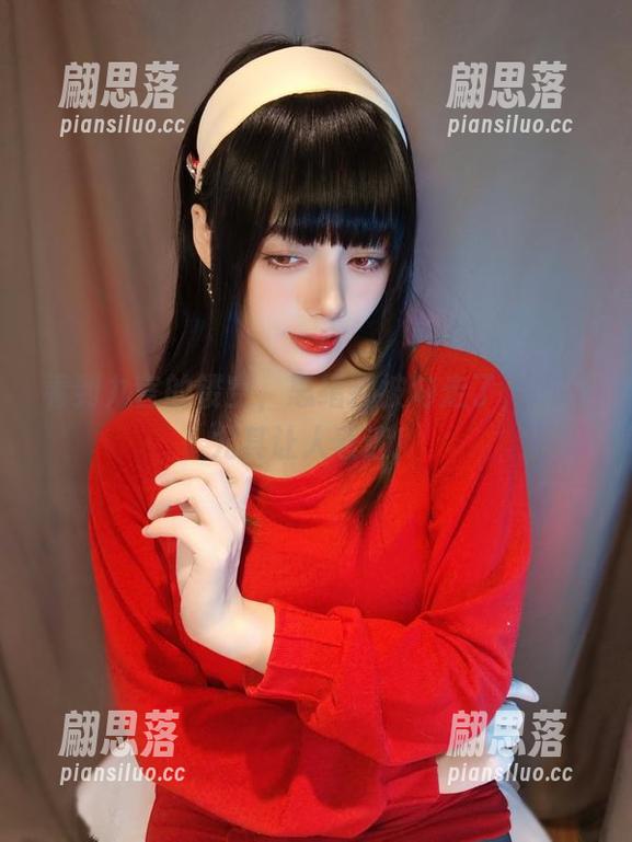 看到九言的镂空，思绪都被勾走了，原图尤其让人着迷！