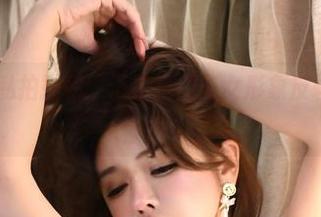 微密圈 – 私拍揭秘：于芷晴用修女形象反转你的想象！