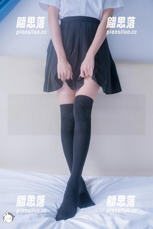 美女与胶衣女仆的默契搭配，兔玩映画这里没什么其他，比美图更惊艳的还有她的高清细节。