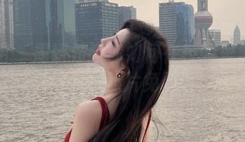 微密圈 – 周妍希教你如何在校园里混得风生水起，照片免费下！