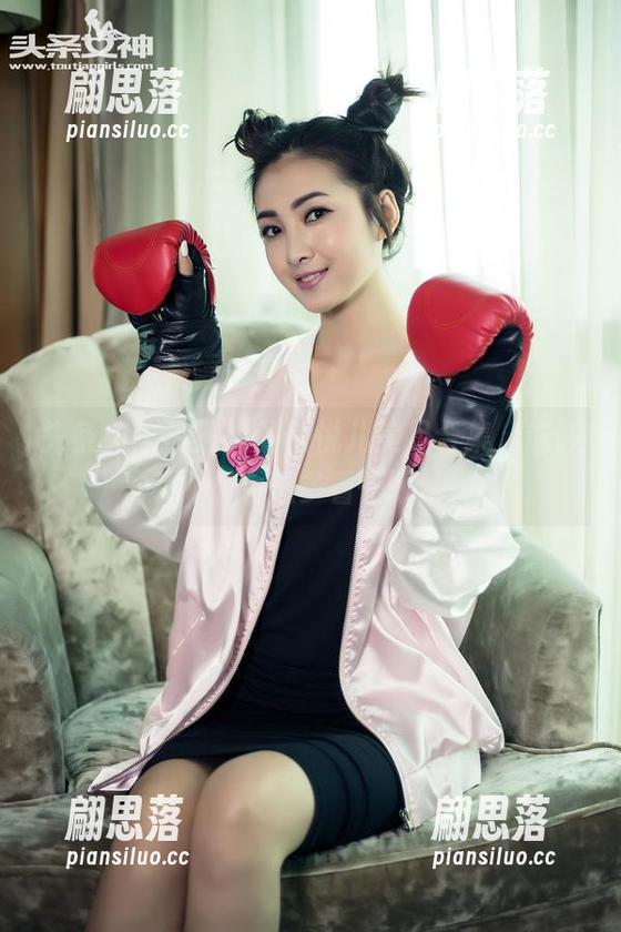 头条女神 - 迷人的信悦儿美足合集，或许你会想多看一眼