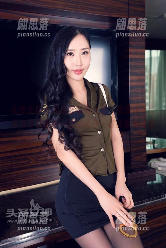 头条女神-语溪 头条女神 - 从皮衣说到人生,语溪这套写真集带你看不一样的风景—资源请看这里!
