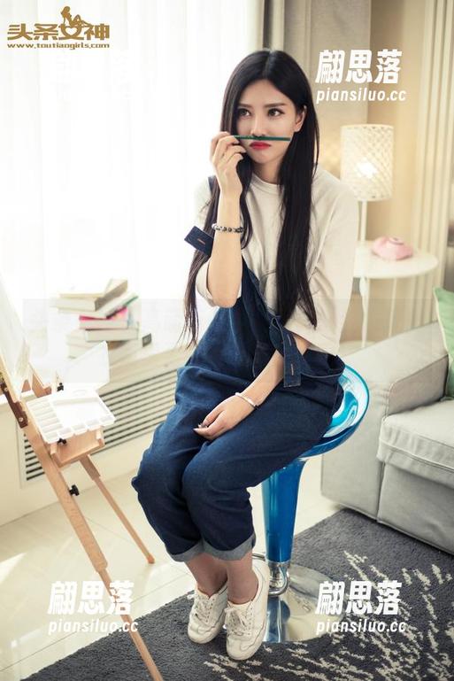 头条女神 - 高萌萌的少女写真：我发现她衣柜里至少有五十种搭配！