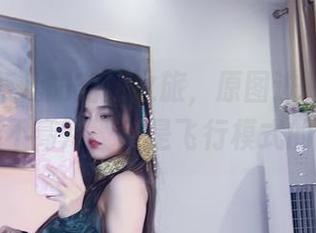 小小奶瓶儿的空姐之旅，原图进驻你桌面，壁纸不高冷，正是飞行模式的萌态。