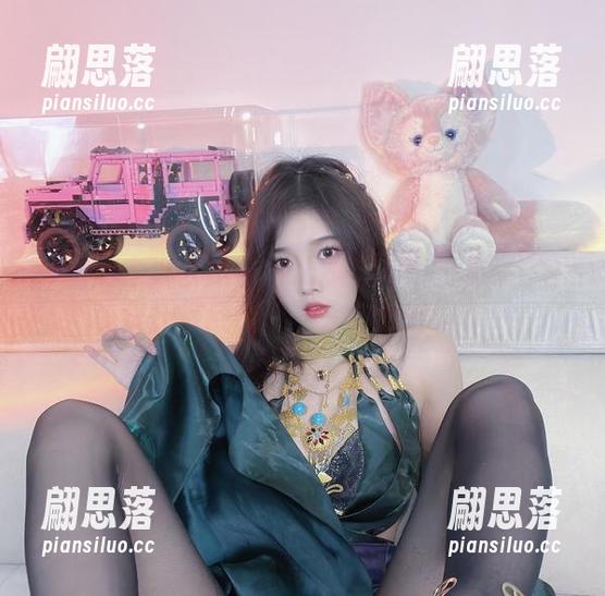 今天的主人公是小小奶瓶儿：她的和服套图让我怀疑自己会不会穿着去超市！