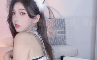 小小奶瓶儿的“纯欲吊带”全集，有点像在看画儿，非同寻常。