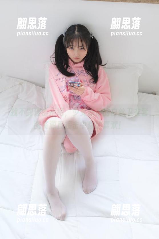 找不到理由拒绝，少女秩序的白丝卫衣套图资源直接击中你的喜欢！