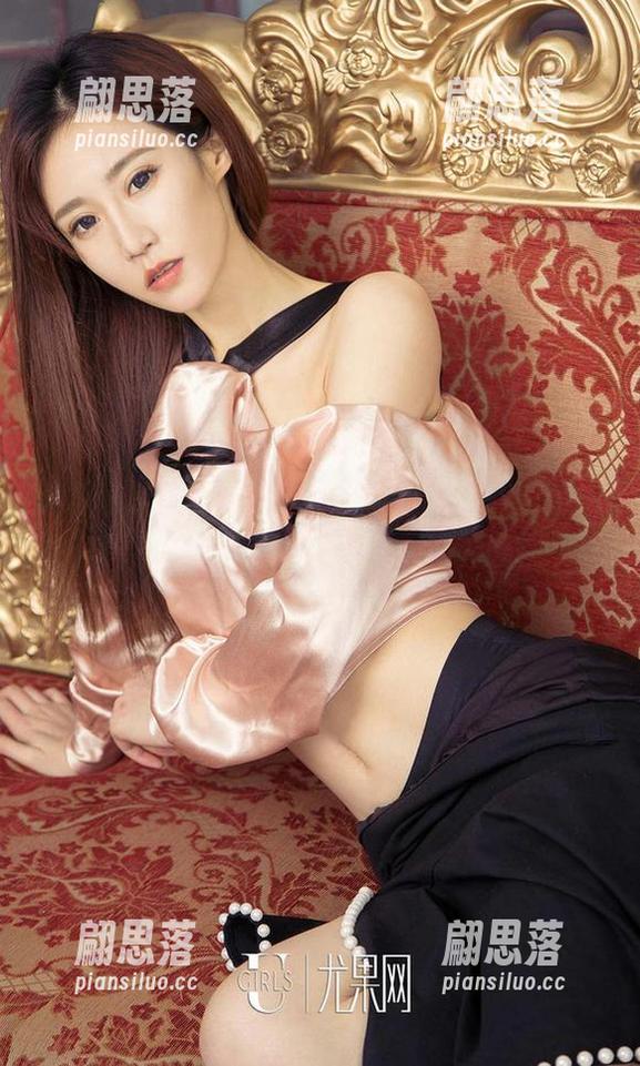 尤果网 - 颜颜在天台的写真全集，哦这拍出来，真有种‘天上掉下个美女’的既视感！