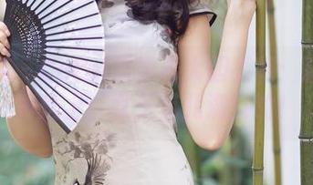 尤蜜荟 – Carol周妍希大胆亮相：精选写真送上，女王范儿满满的！