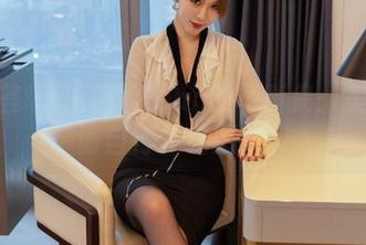 尤蜜荟 – 小海臀Rean的写真集：美腿？请自行补充想象。