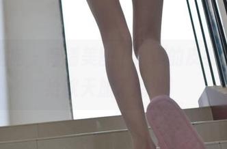 异思趣向 – 高清美图｜诗琪的皮衣，简直给秋天加了点火！