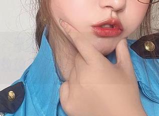 微密圈 – 那辆房车里有张思允nice的秘藏，烈焰玫瑰写真集，未见其人先见资源！