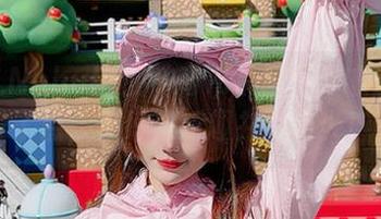 彩芸_Nebula的神奇吊带图集：衣服是少了点，但好像乐趣并没有少！