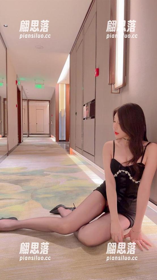微密圈 - 关于徐莉芝女秘书的最新写真集，你要来一次“办公室奇遇”吗？