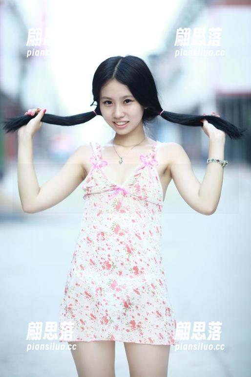 推女神 - 在网袜的诱惑下，我又多收了几张程小烦的原图，看来要练练自制力了！