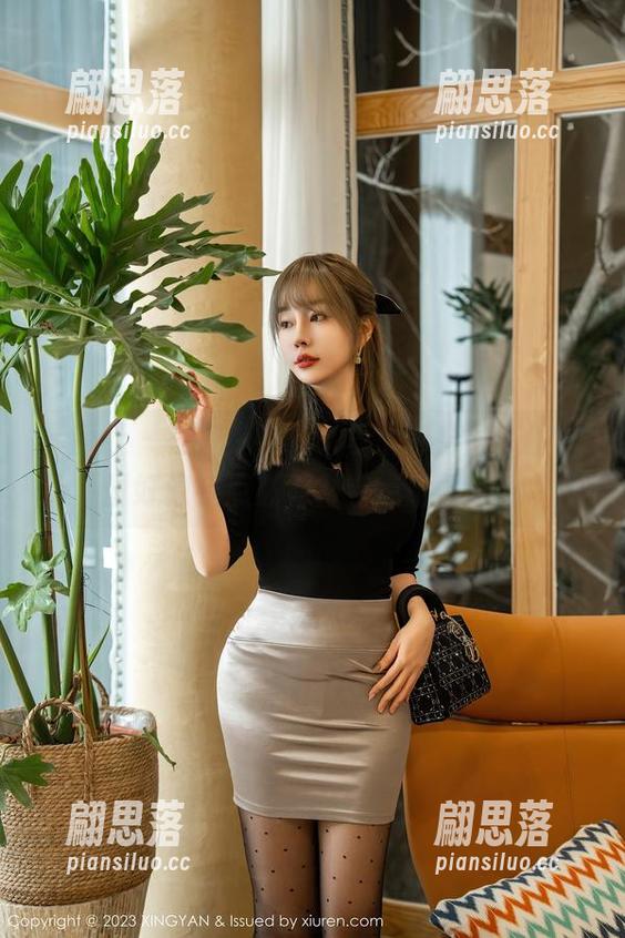 星颜社-李丽莎 星颜社 - 在线充电站,李丽莎穿睡衣的原图好像有点必看?有点意思哦。