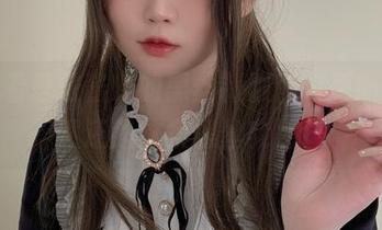 快来看是依酱吖的黑丝制服图包更新，果然还是这条黑丝实用！