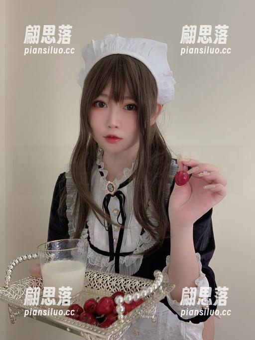 快来看是依酱吖的黑丝制服图包更新，果然还是这条黑丝实用！