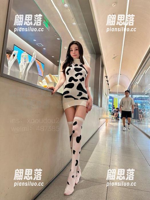 微密圈 - 又是是小逗逗的最新力作：黑丝玉足套图，这次不会让我失望吧？