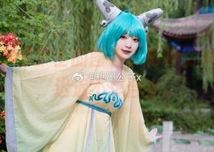 桃墨公子穿护士的图包，有种别样的温度，迟迟不想合上。