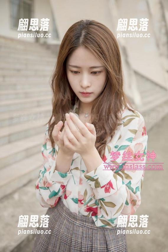 梦丝女神 - 看完璇璇的9分颜值，我只想默默点个关注……