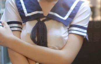 模范学院 – 草莓兔兔“女友”图包来的时候，心里默默说，这谁不想要！