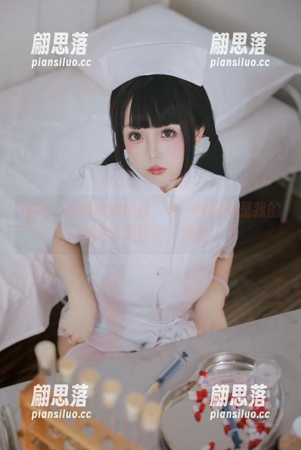 樱井小莜 樱井小莜的泳池作品,每一张图都是我的滑稽洗澡日记,别沉!