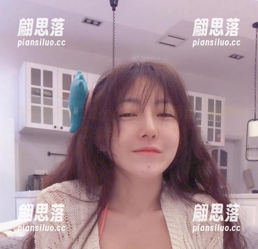 樱晚gigi 真不明白,樱晚gigi的最新原图里,颠倒的茶靡什么意思呢?