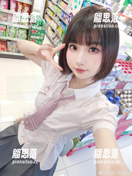 销魂职业装：橙喵主演的写真，下载后你也能当个职场女王！